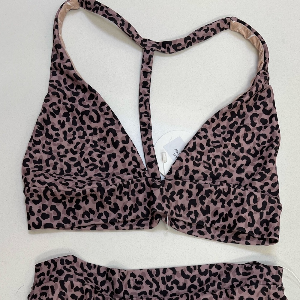 Girl and the Water NWT Tunnels Top in Feline